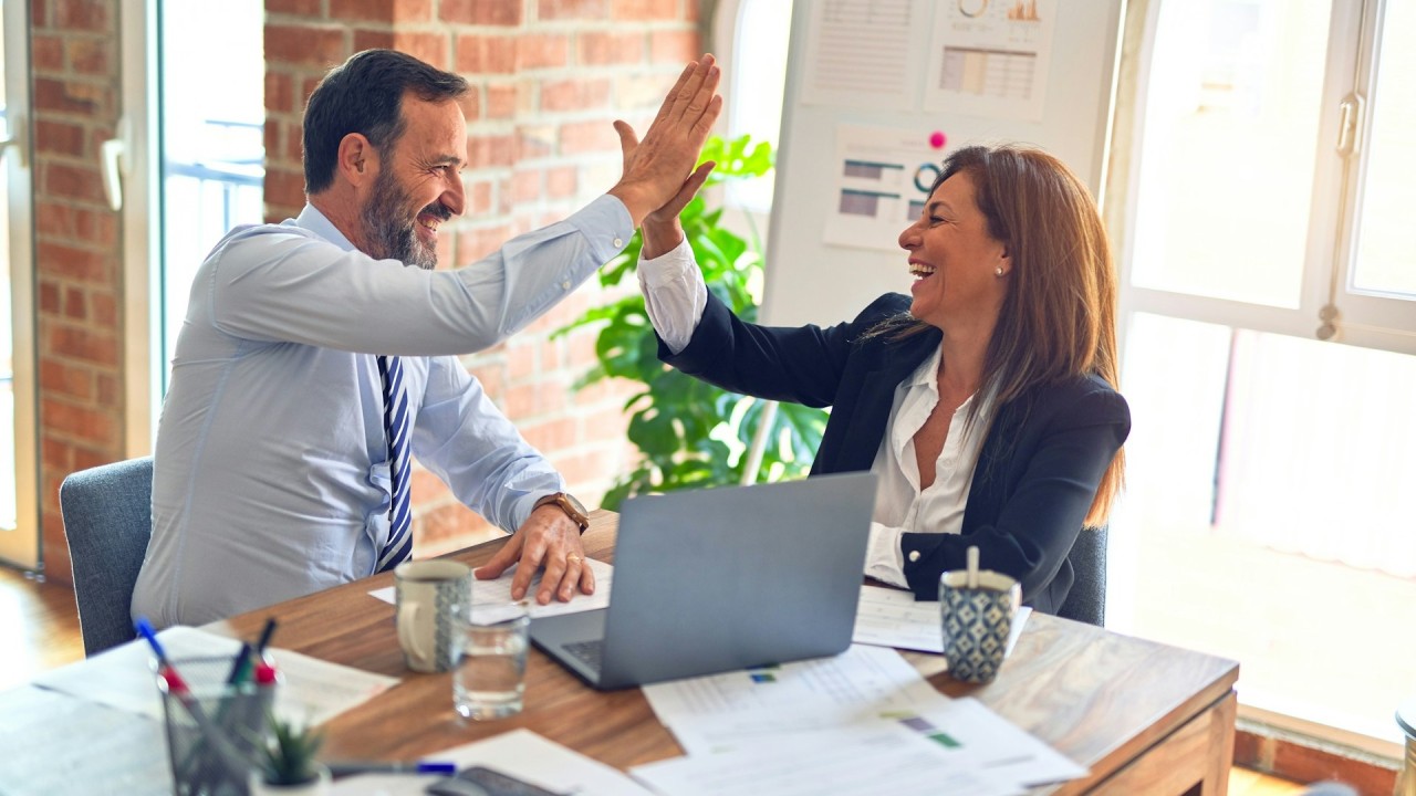 Le manager qui s'efface, l'équipe qui grandit